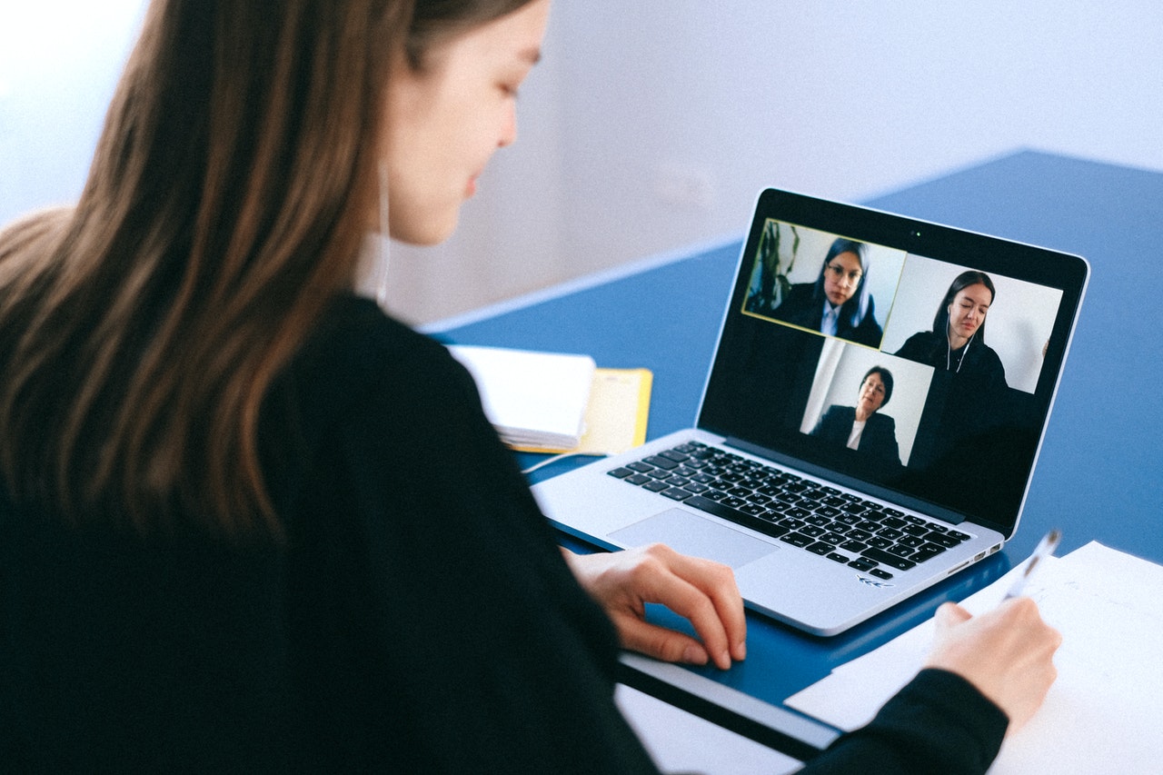 People on a zoom call